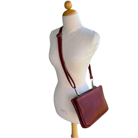 Le Vero Toro Red Leather Crossbody Bag Purse Multi-Compartmental GUC - Picture 8 of 14